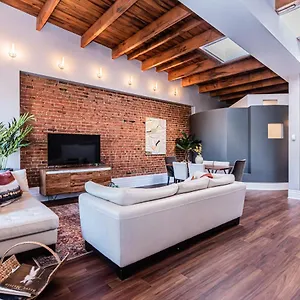 Apartment Family Friendly 3-bedroom Beauty In Le Plateau By Denstays